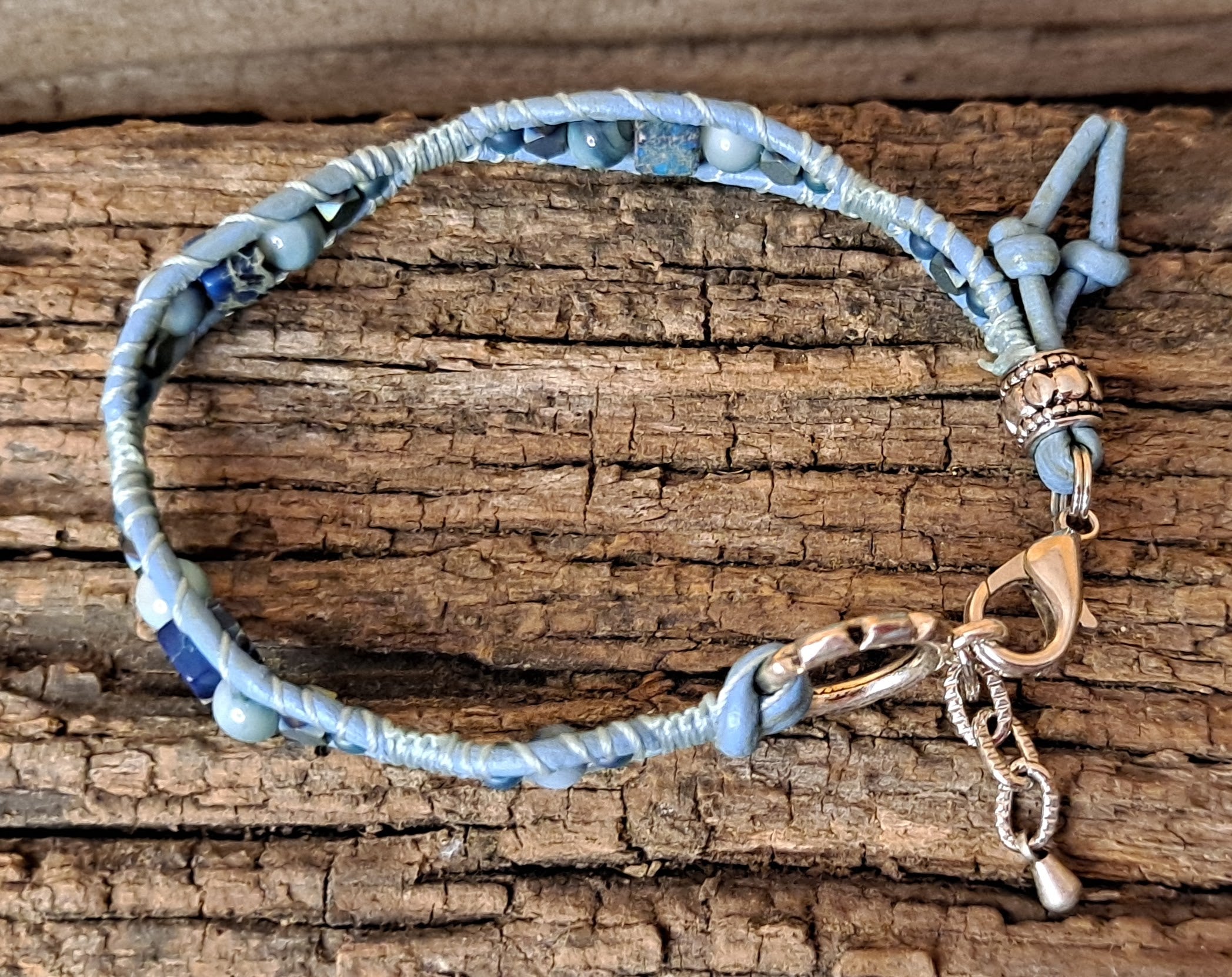 Bracelet Handmade, Single Wrap Leather Bracelet, Rivershell Beads (G10)