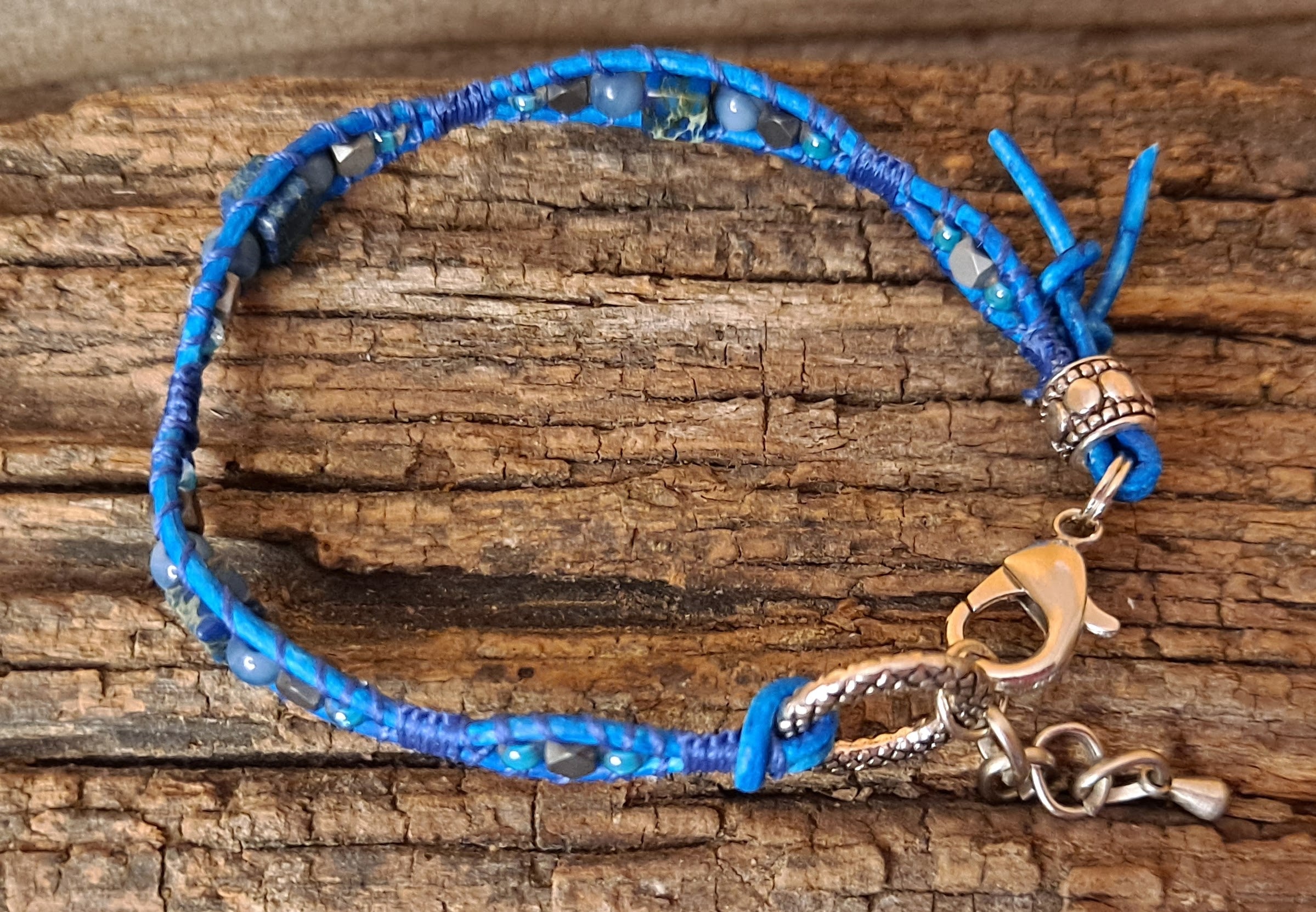 Bracelet Handmade, Single Wrap Leather Bracelet, Rivershell Beads (D15)