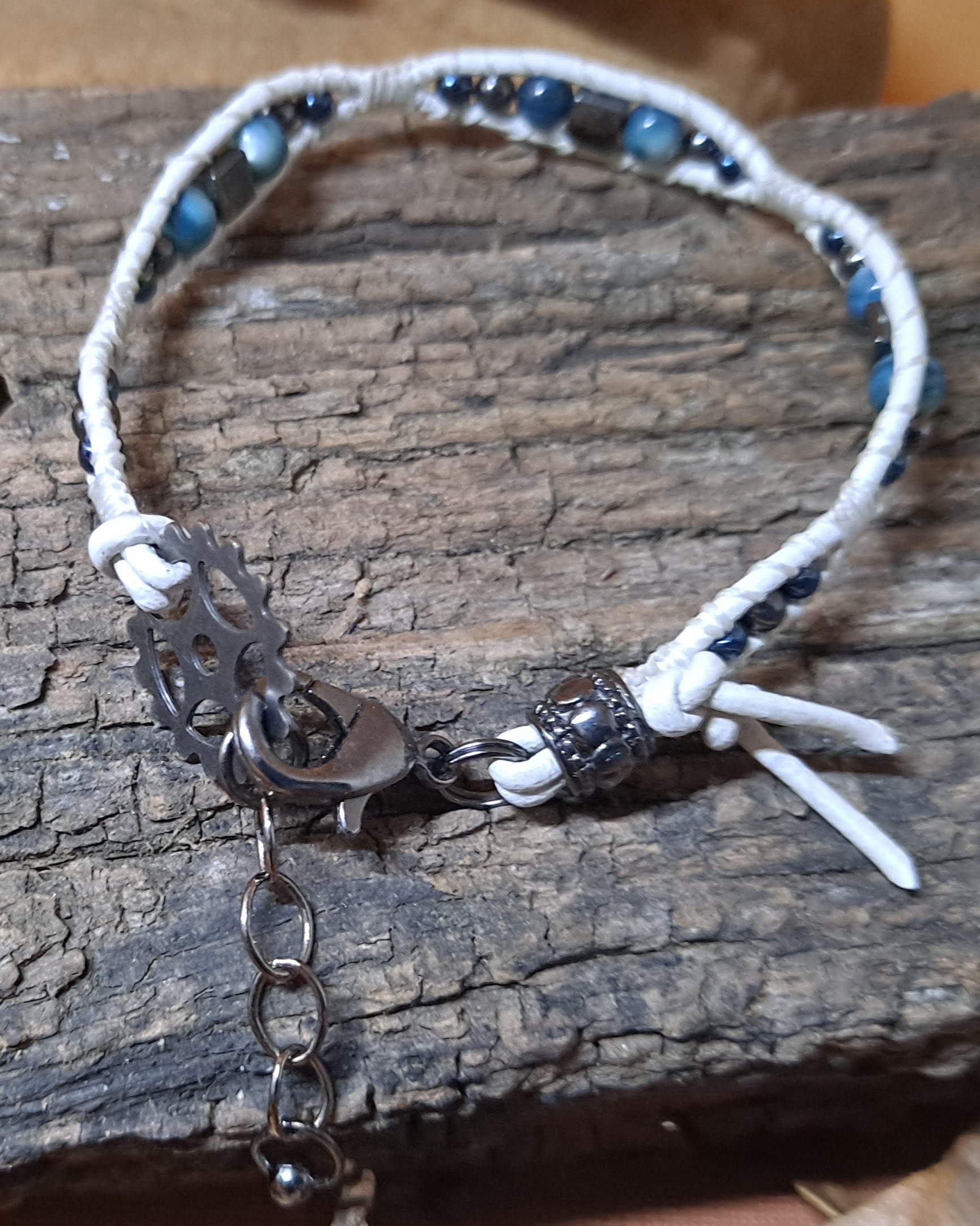 Bracelet Handmade, Single Wrap Leather Bracelet, Rivershell Beads (E52)