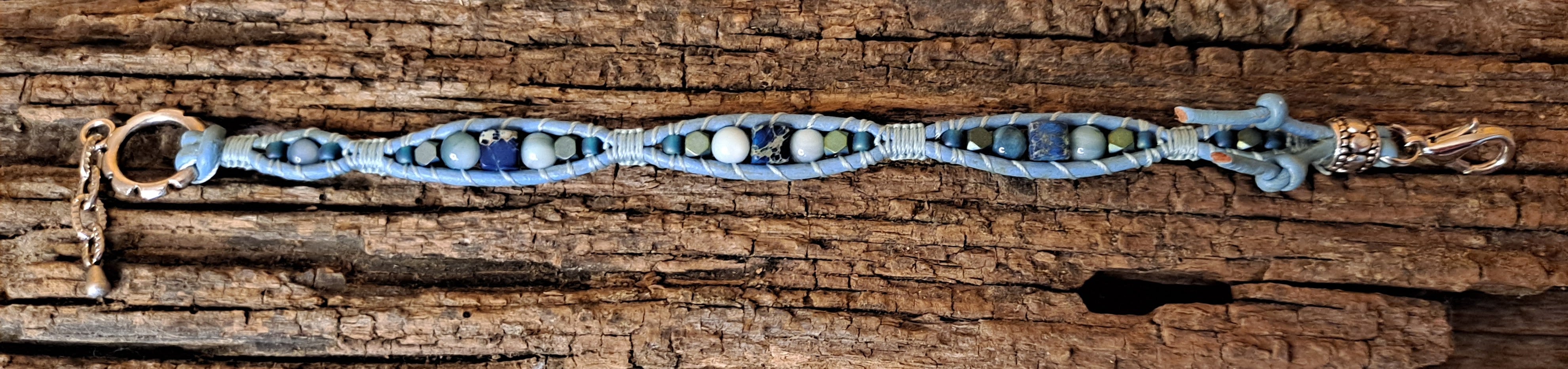 Bracelet Handmade, Single Wrap Leather Bracelet, Rivershell Beads (G10)