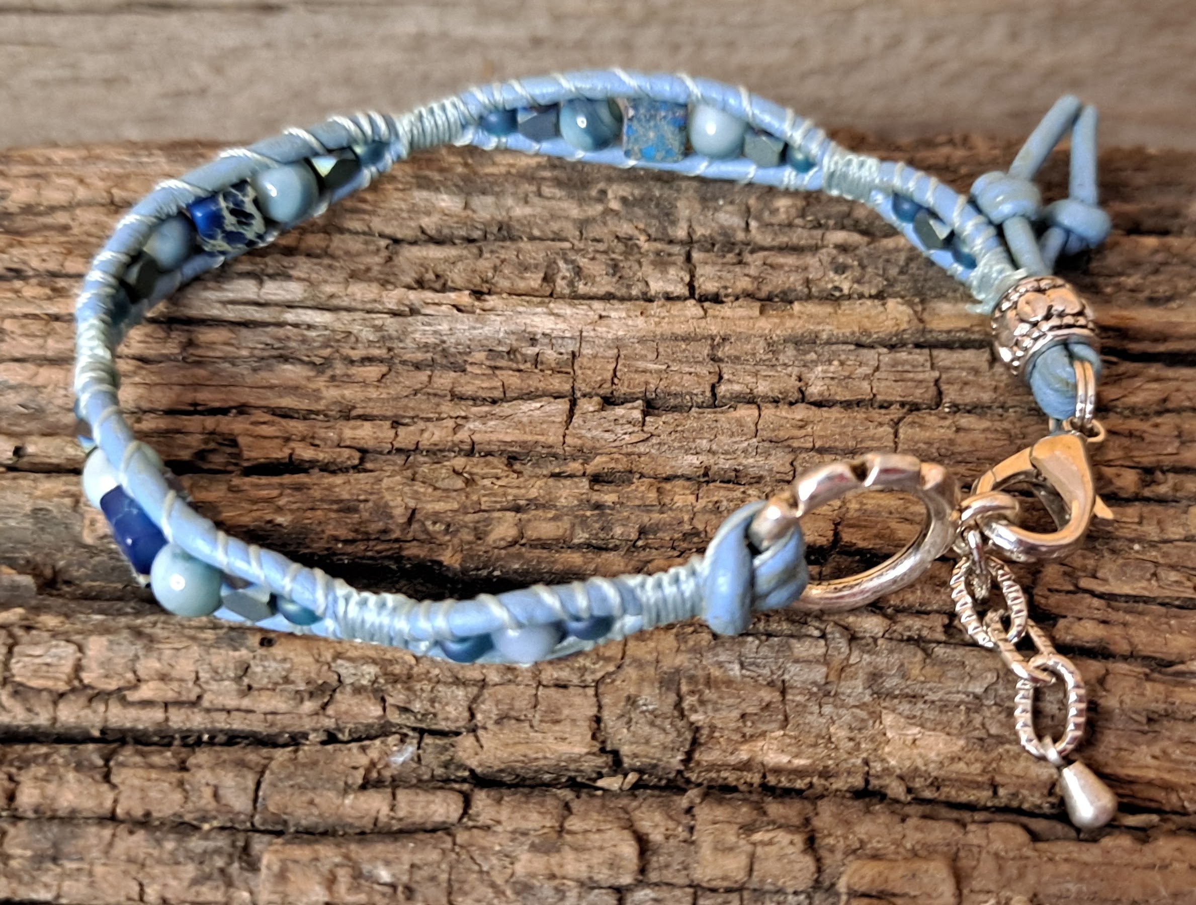 Bracelet Handmade, Single Wrap Leather Bracelet, Rivershell Beads (G10)