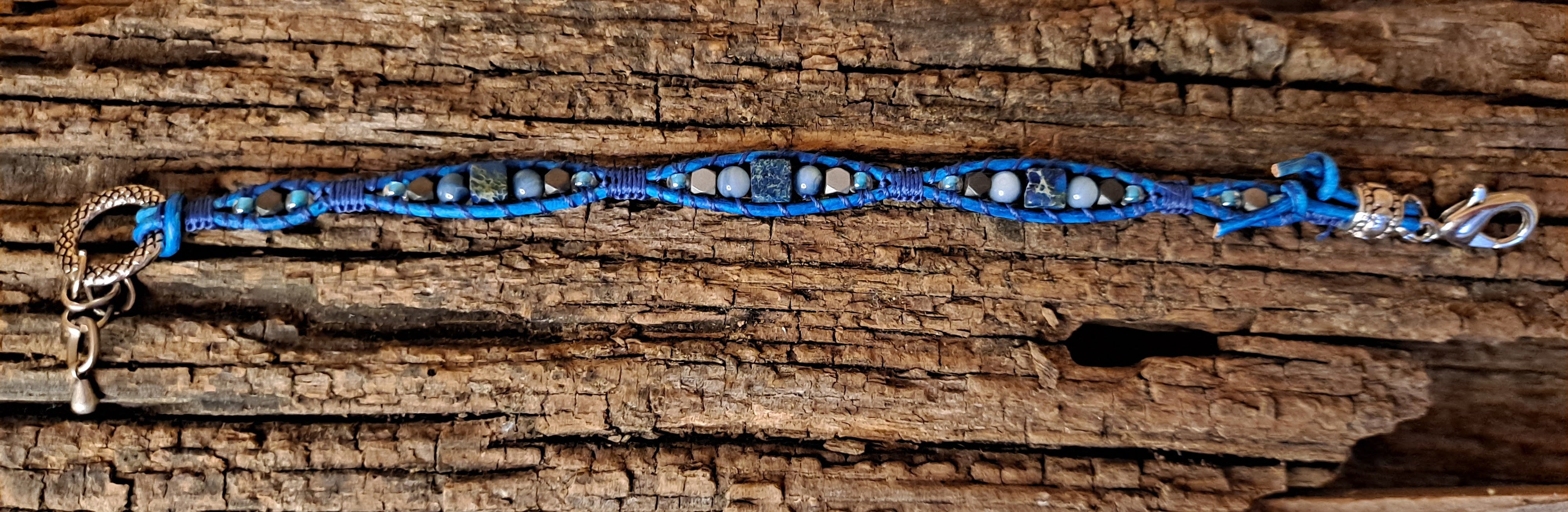 Bracelet Handmade, Single Wrap Leather Bracelet, Rivershell Beads (D15)
