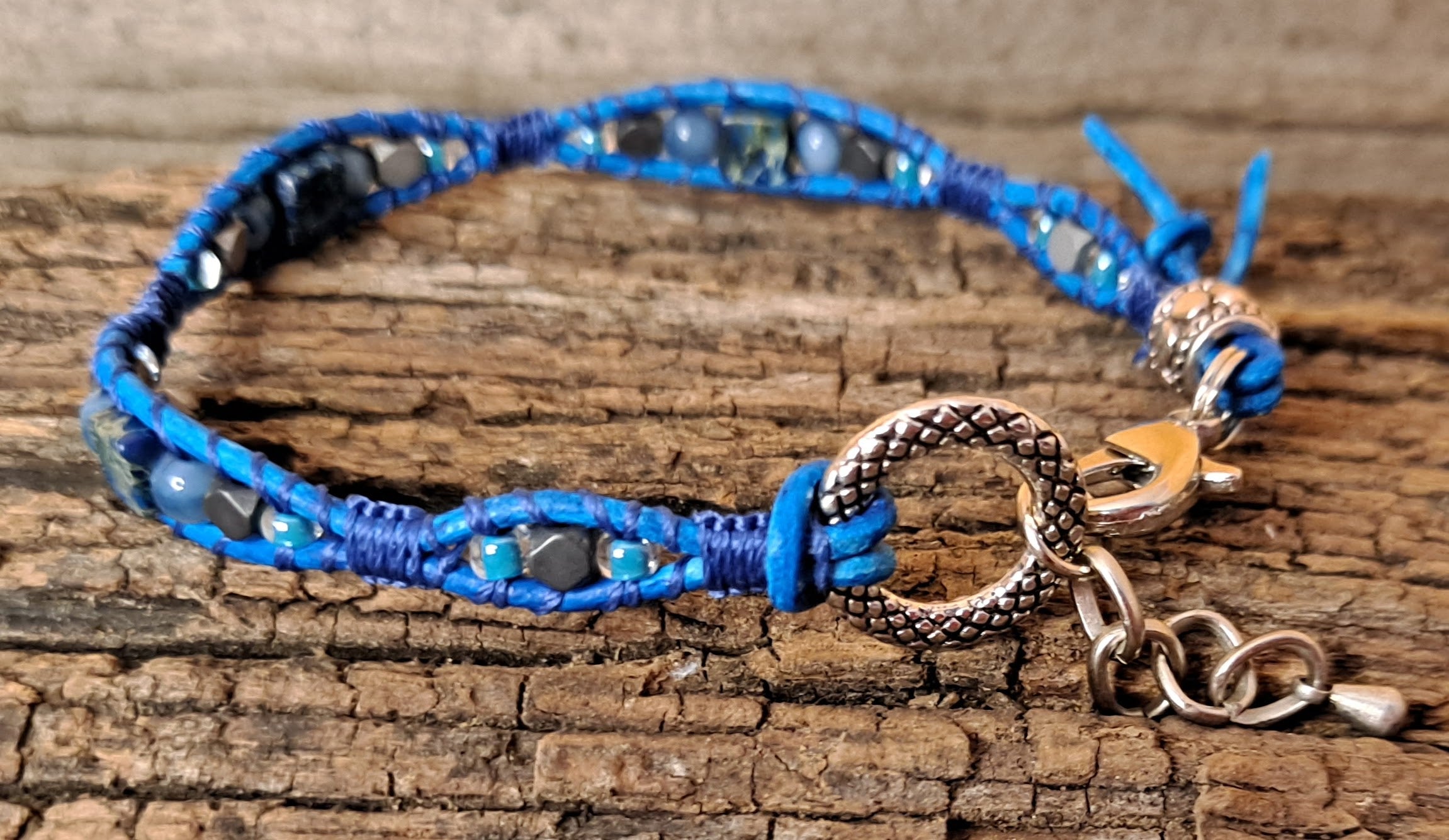 Bracelet Handmade, Single Wrap Leather Bracelet, Rivershell Beads (D15)