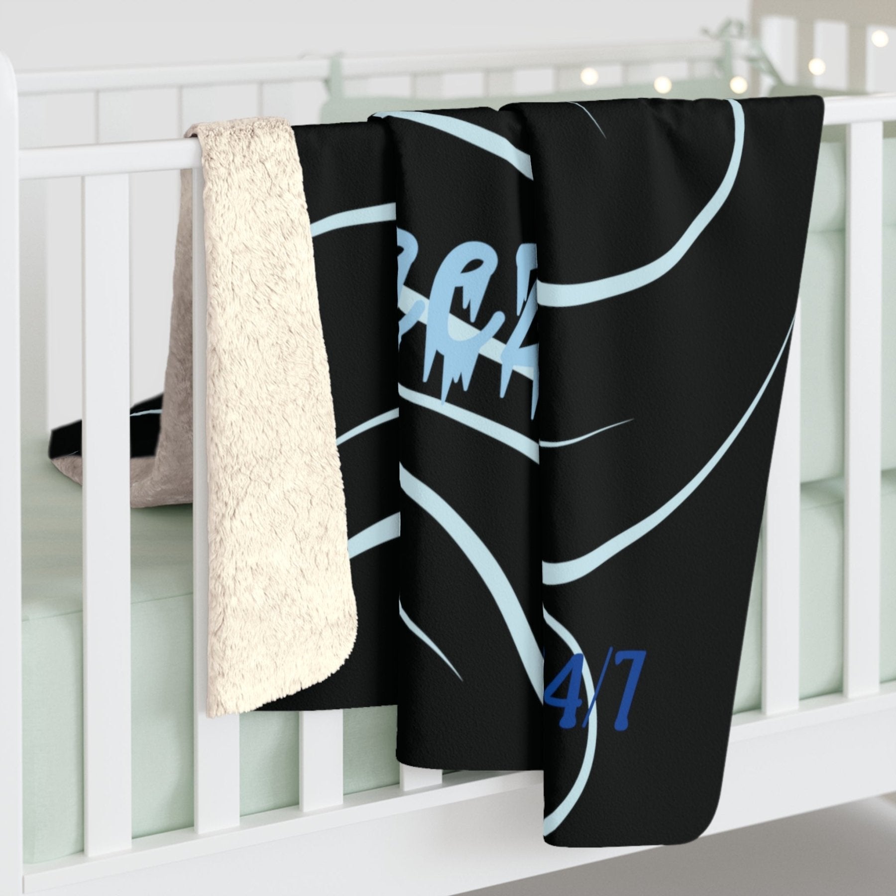 Black Fleece Blanket Throw with text I am ALWAYS Freezing and a Thermometer Mockup | Janlyn's Crafts